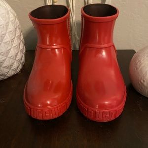 UGG KIDS' DRIZLITA BOOTS Size 2